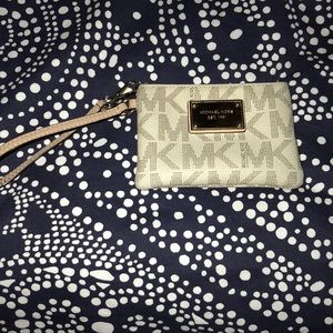 Michael kors wallet